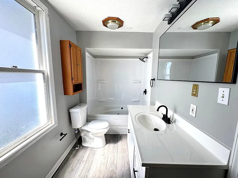 178 Amabell St — Photo 9