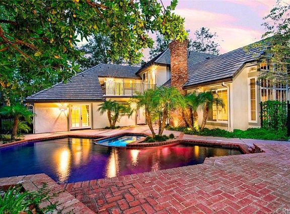 4th image of 4187 Cresthaven Dr