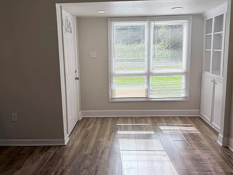 208 Preston St — Photo 6