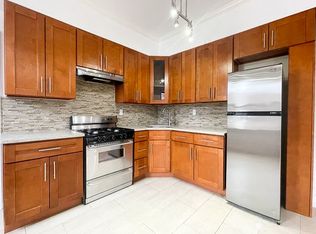 300 E 118th St #3, New York, NY