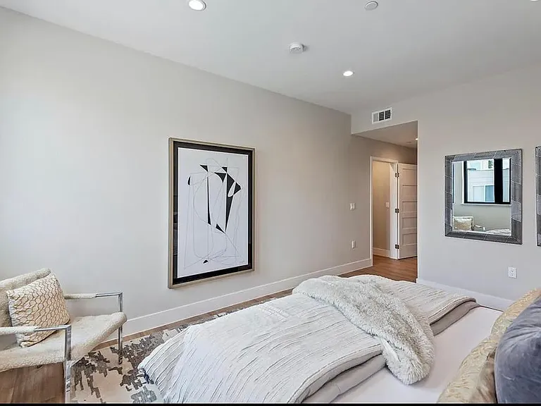 1906 Overland Ave #203 — Photo 1