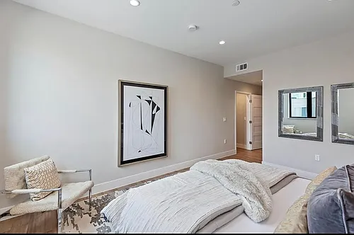 1906 Overland Ave #203 Photo 1
