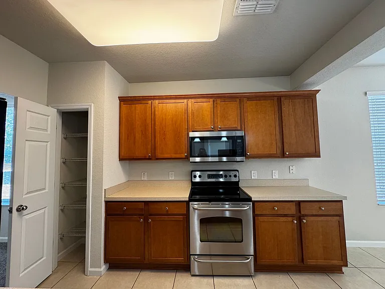 4401 SW 52nd Cir #101 — Photo 14