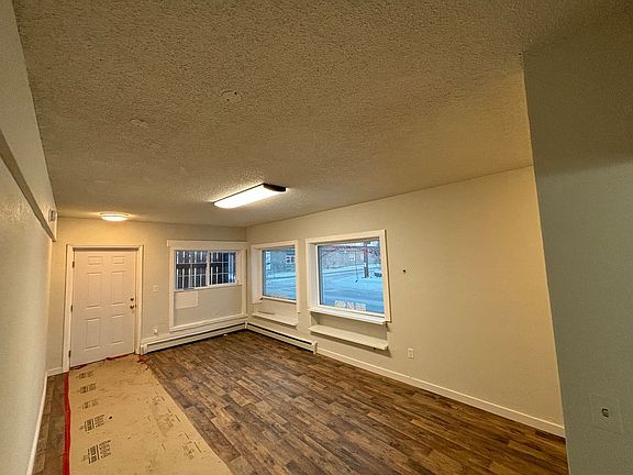 2nd image of 1002 Cushman St #1