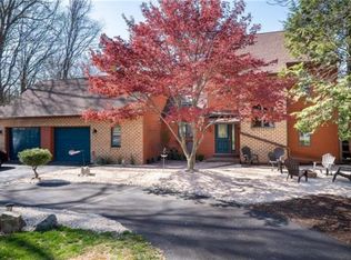 5547 Haasadahl Rd, Orefield, PA 18069