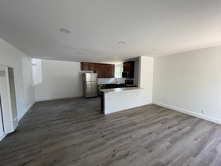 1680 Waltham Rd — Photo 12