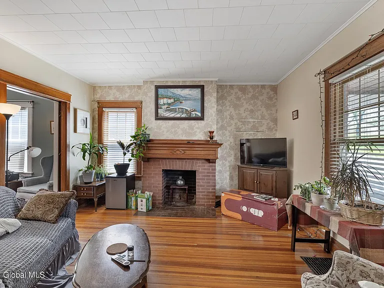 1503 Jacob St — Photo 9