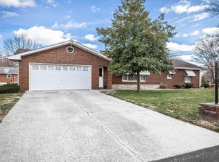 102 Saint Mary Dr, Collinsville, IL
