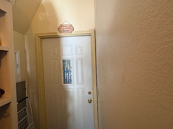 5th image of 513 Center Ave