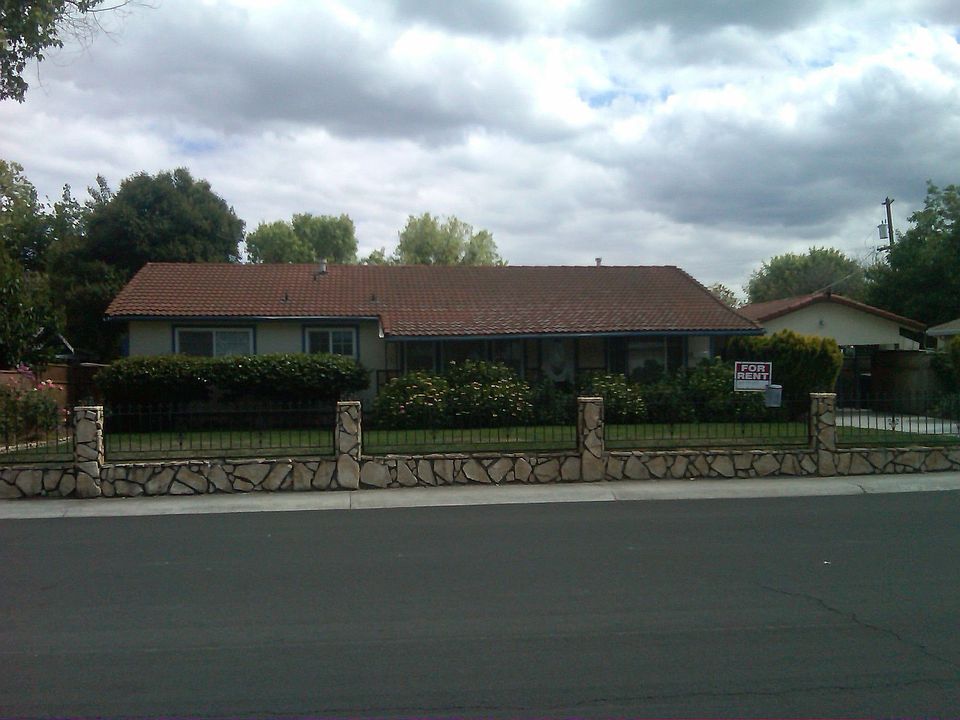 1st image of 3310 W Clement Ave