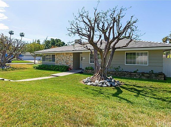 5th image of 754 E Calabria Dr