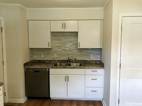 3rd image of 1504 NE 6th Ave