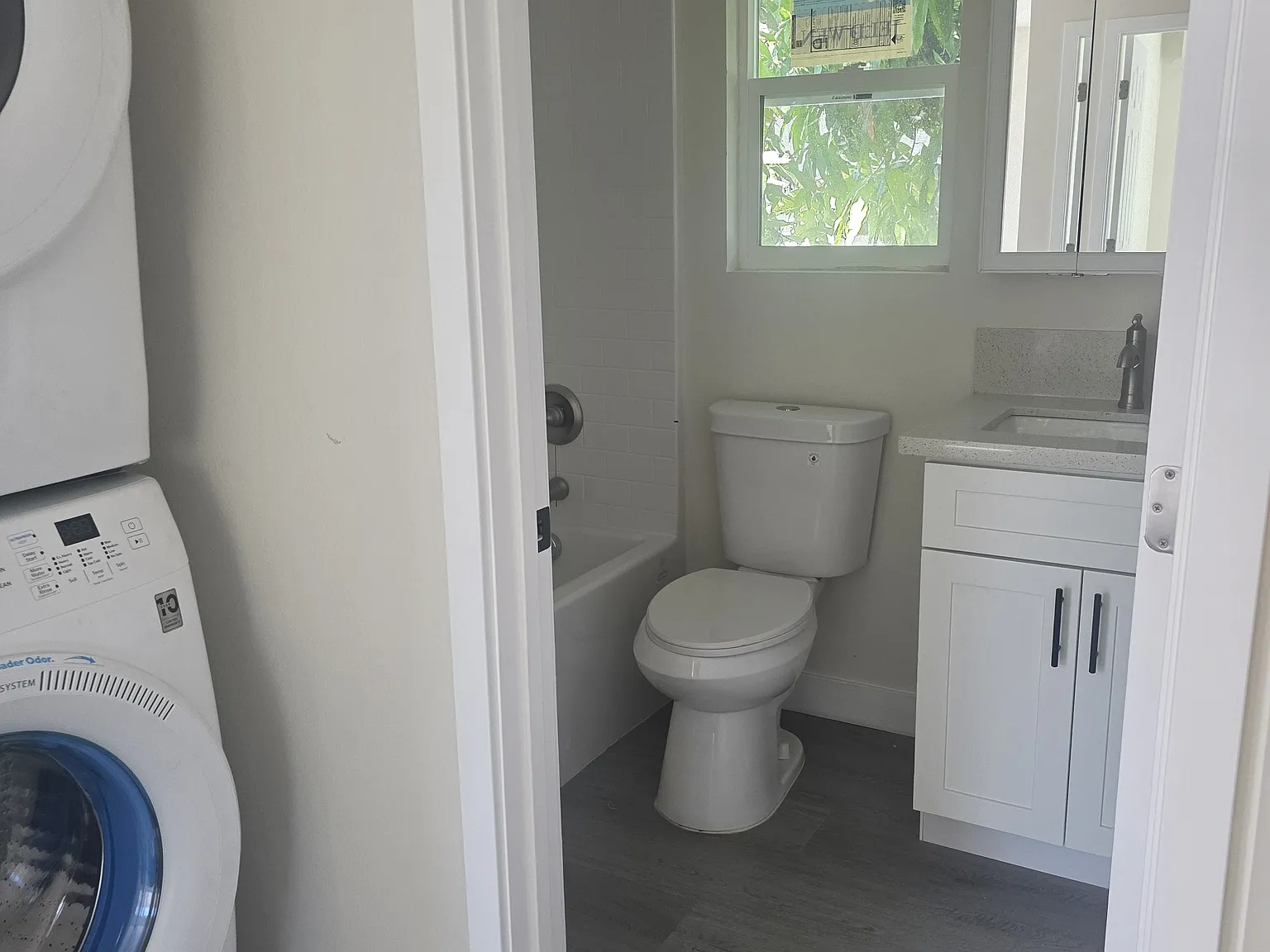 2 bed, 750 sqft, $2,500 — Photo 2