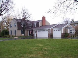 18 Brookwood Rd, Pittsford, NY 14534