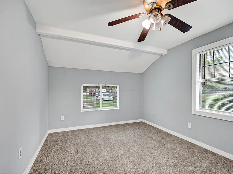 502 Azalea Dr — Photo 10
