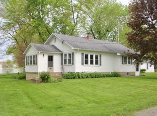 2713 Regner Rd, McHenry, IL 60051