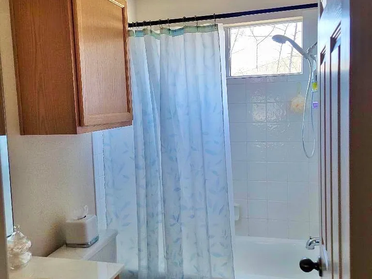 2203 Hazen Ln — Photo 9