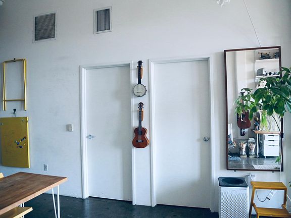 4th image of 722 S Los Angeles St