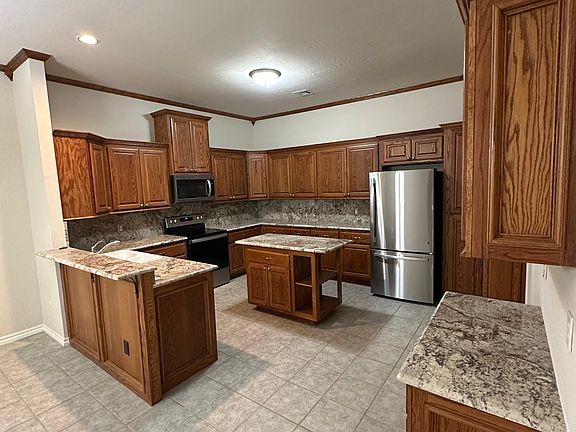 5th image of 15420 Monarch Ln