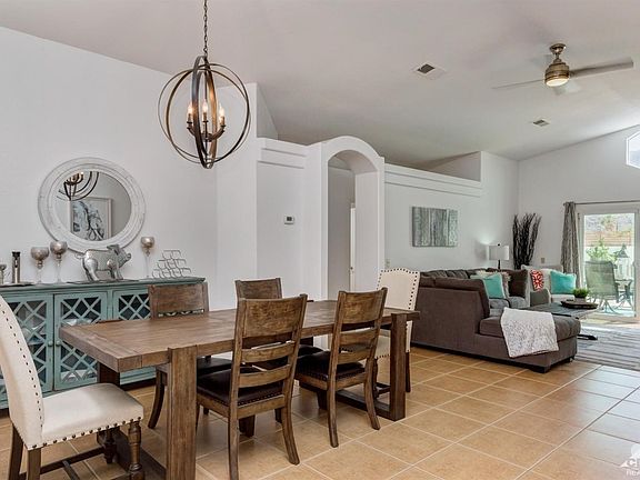 5th image of 54320 Avenida Herrera