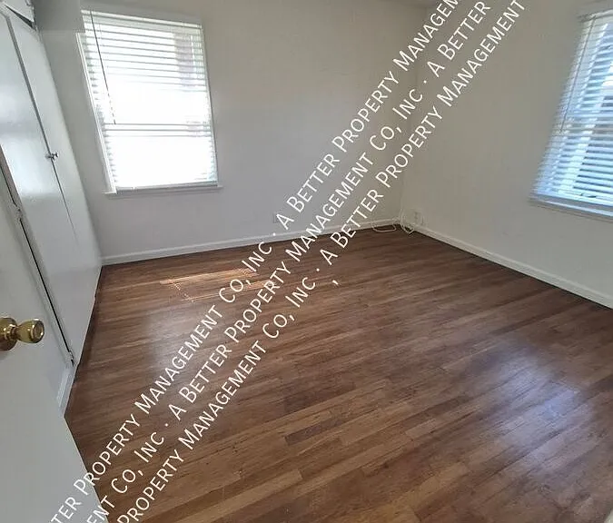 1739 E 1st St #10 — Photo 4