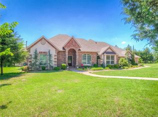5725 Hidden Meadow Dr, Mustang, OK 73064