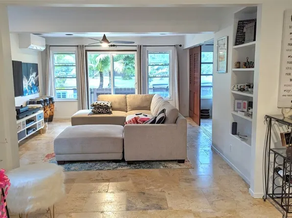 218 Koko Isle Cir #1709, Honolulu, HI 96825