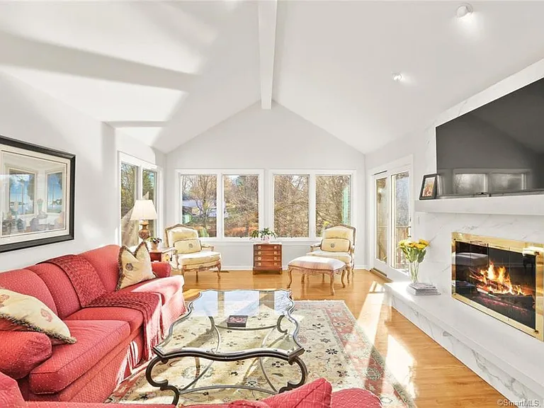 12 Signal Ln — Photo 17