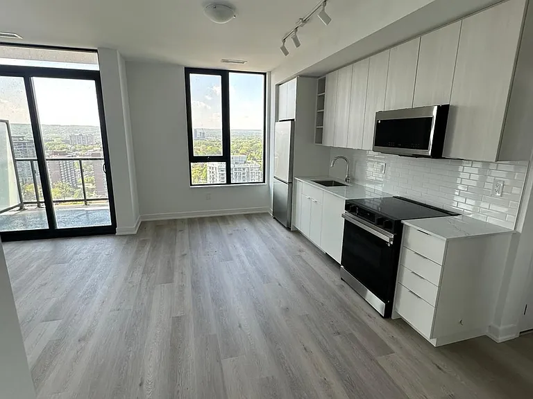 2075 Lakeshore Rd #2202 — Photo 4