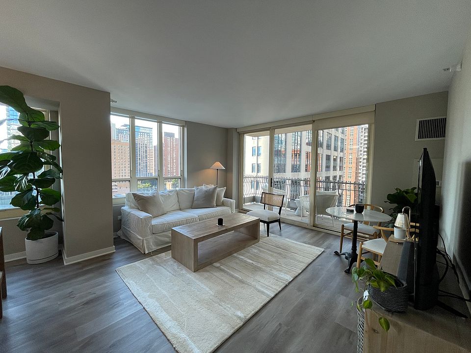 1st image of 743 N Wabash Ave