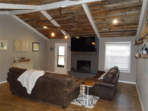3rd image of 2907 Woodmeadow Dr