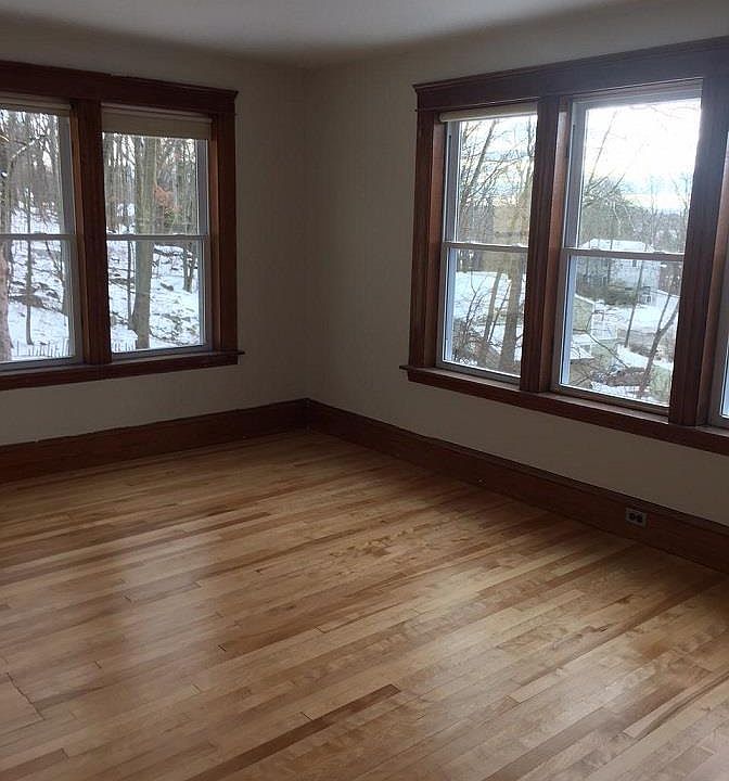 2nd image of 2 Aurora St