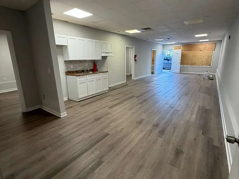 196 Rosa Parks Blvd #8 — Photo 9