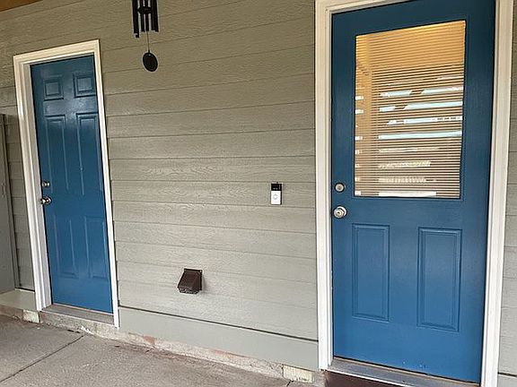 Storage room and dry entry