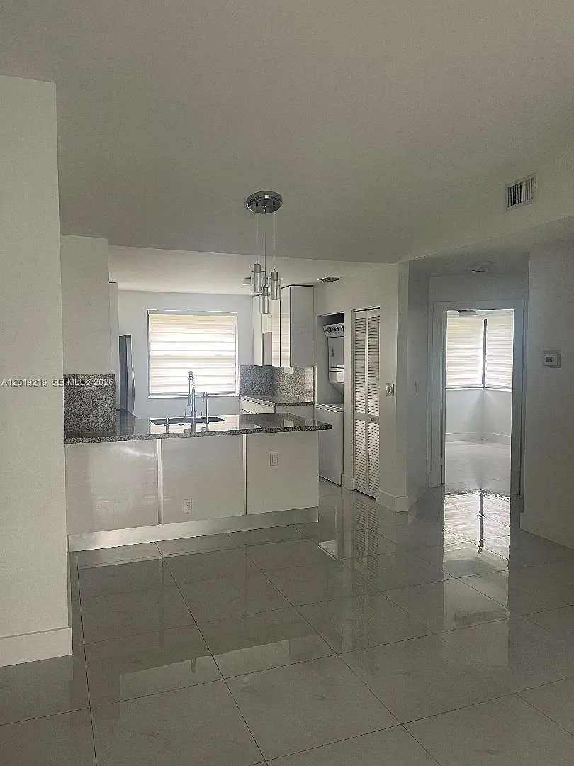 Grand Marquis Condo Homes — Photo 1