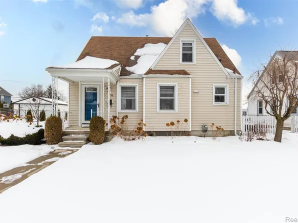 2706 Cumberland Rd, Berkley, MI 48072