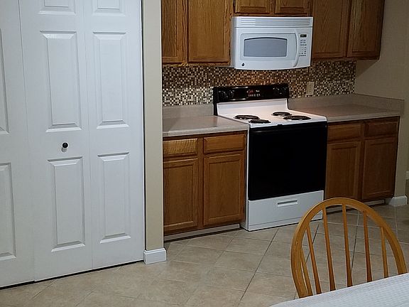 4th image of 1489 Yorktowne Dr