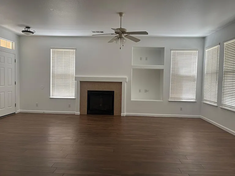 1361 Tide Dr — Photo 6