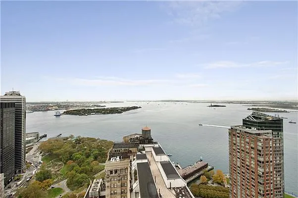 Rented by New York Residence | media 23
