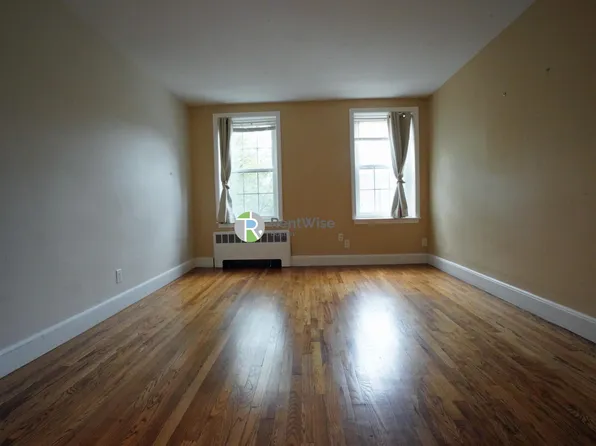 25 Englewood Ave APT 4, Brookline, MA 02445