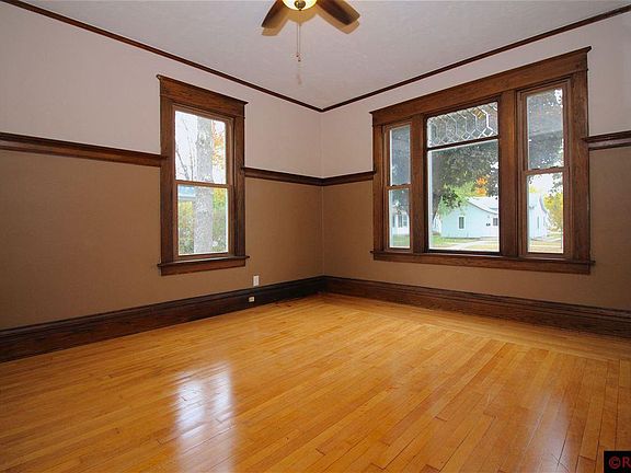 4th image of 318 Nassau St
