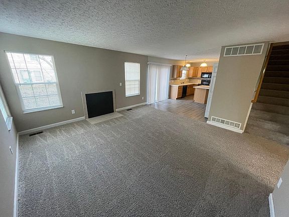 4th image of 970 White Oak Ct