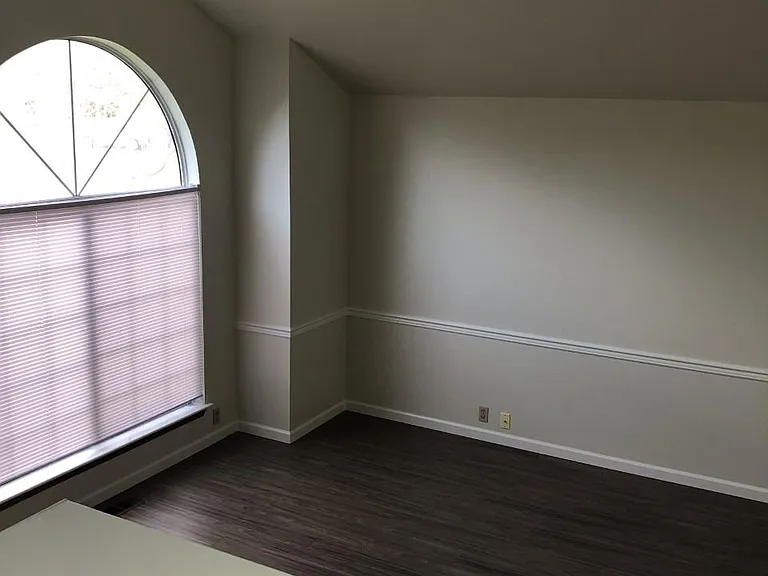 526 151st Pl SW — Photo 3