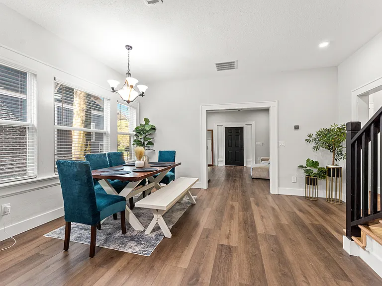 2811 N Market St — Photo 18