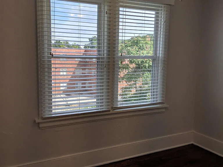 2500 Sulphur Ave — Photo 33