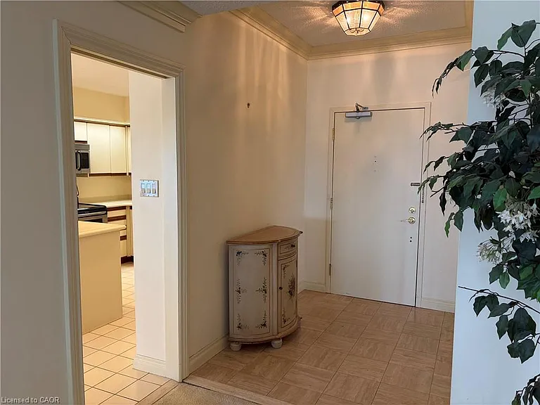 2220 Lakeshore Rd #25 — Photo 2