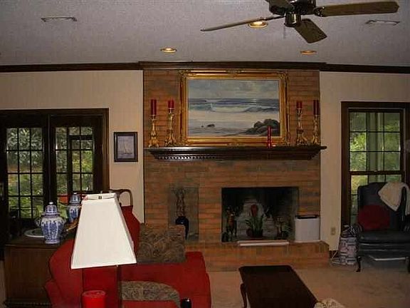 5th image of 406 Laurel Breeze Dr