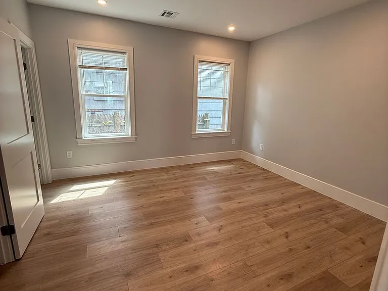 14 Holton St #1 — Photo 3