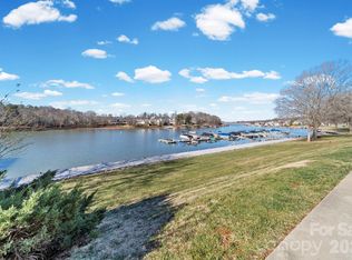 529 Catspaw Ln, Statesville, NC 28677
