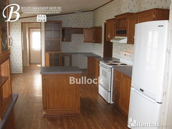 3rd image of 4219 Holcomb Cir